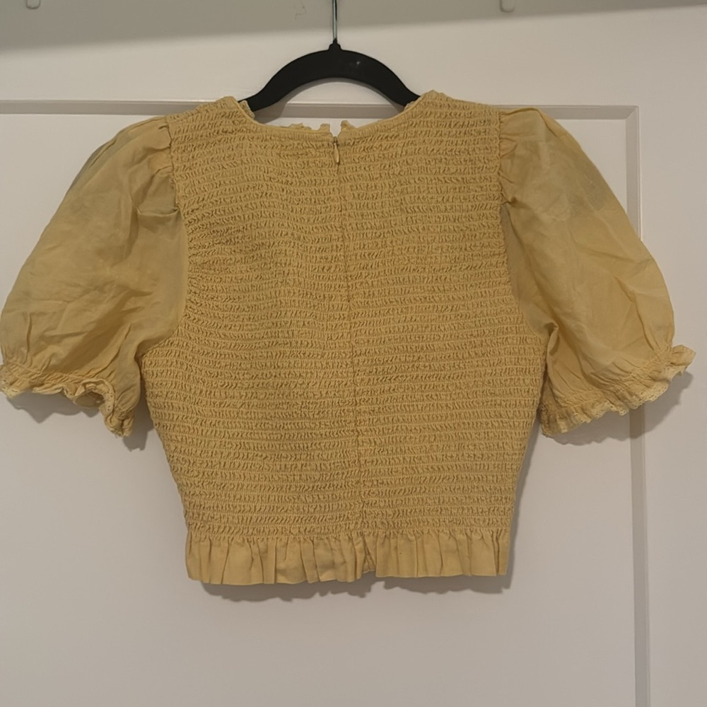 Wilfred pale yellow top crop - Picture 3 of 3